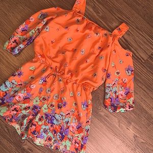 Kids flourish romper with Pink, blue, dark blue.